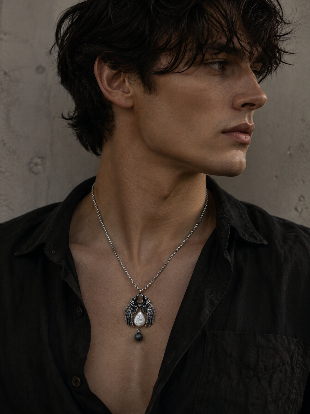 Black Tahitian Winged Pearl Pendant Necklace