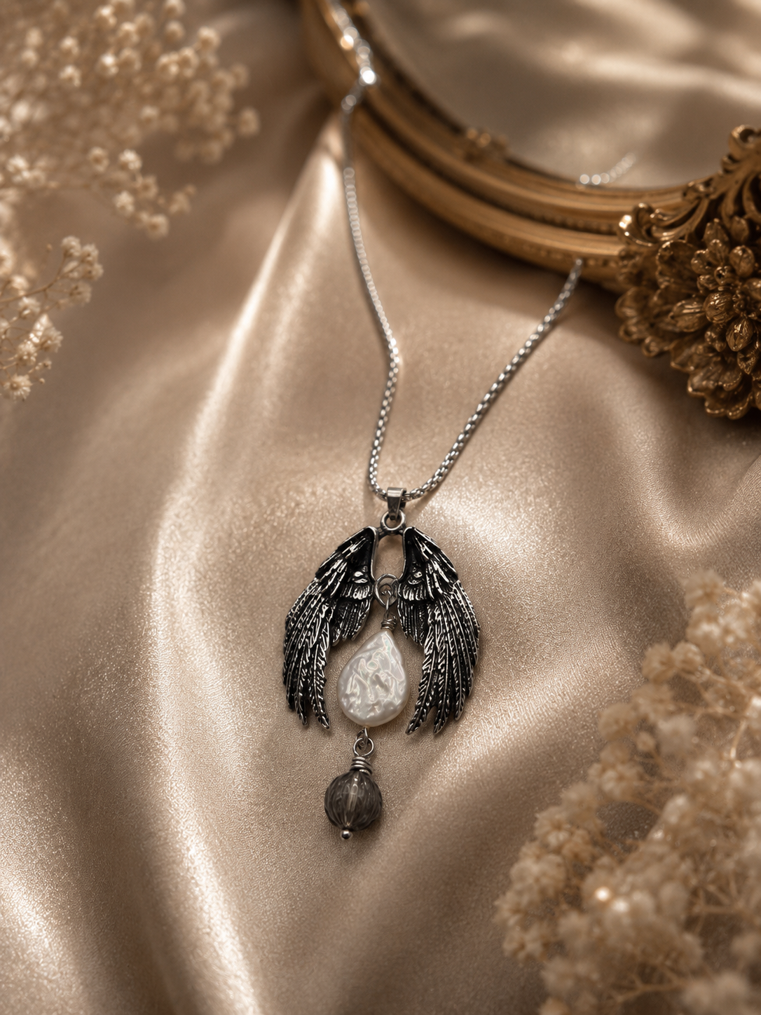 Black Tahitian Winged Pearl Pendant Necklace