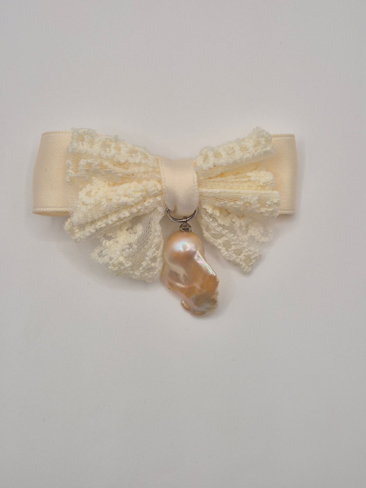 Lace & King Pearl Hair Bow
