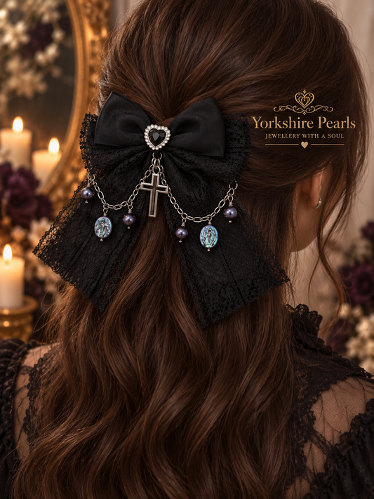 Midnight Devotion Pearl Bow Hairpin