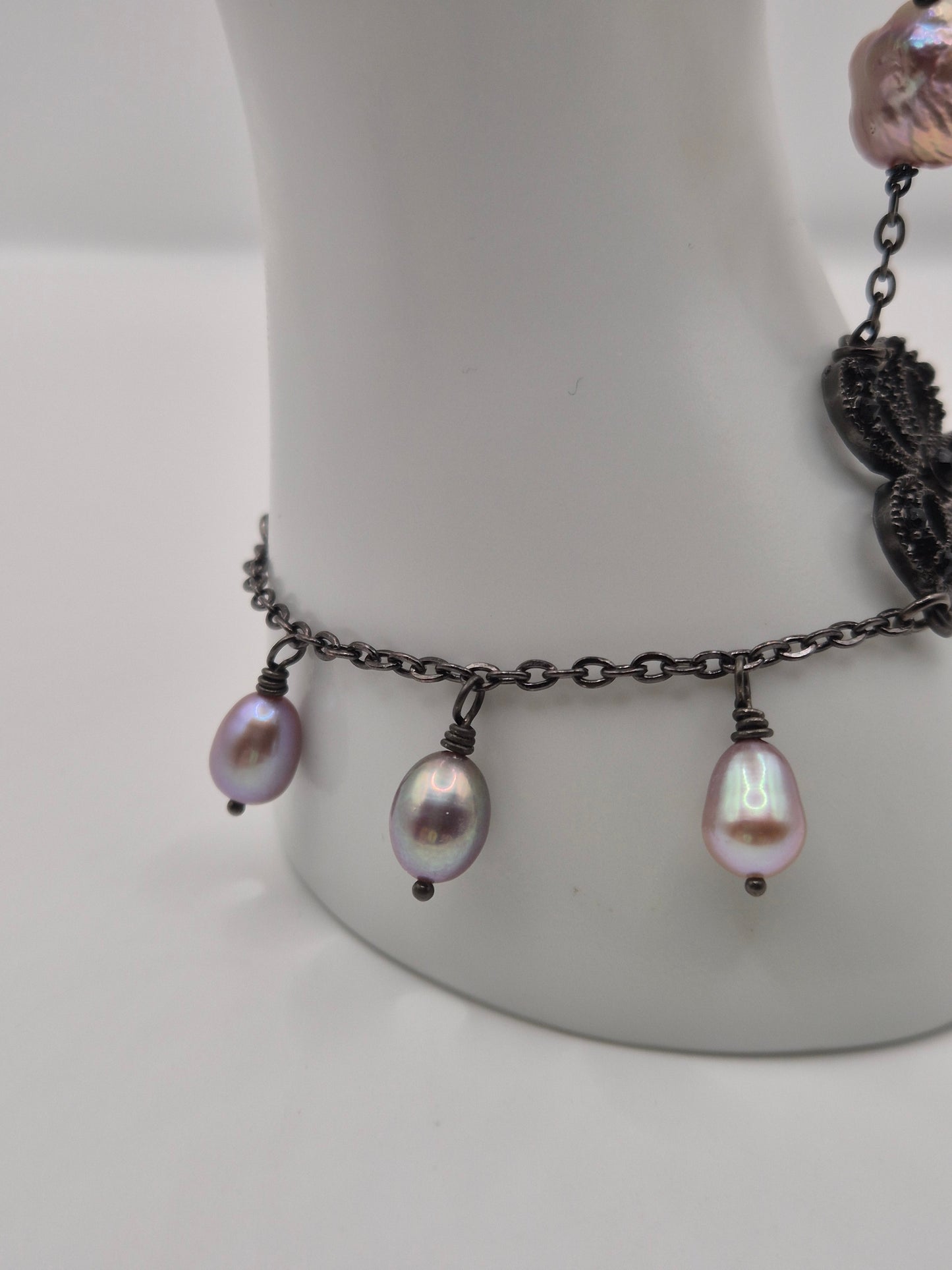 Flower Power Pearl Handchain