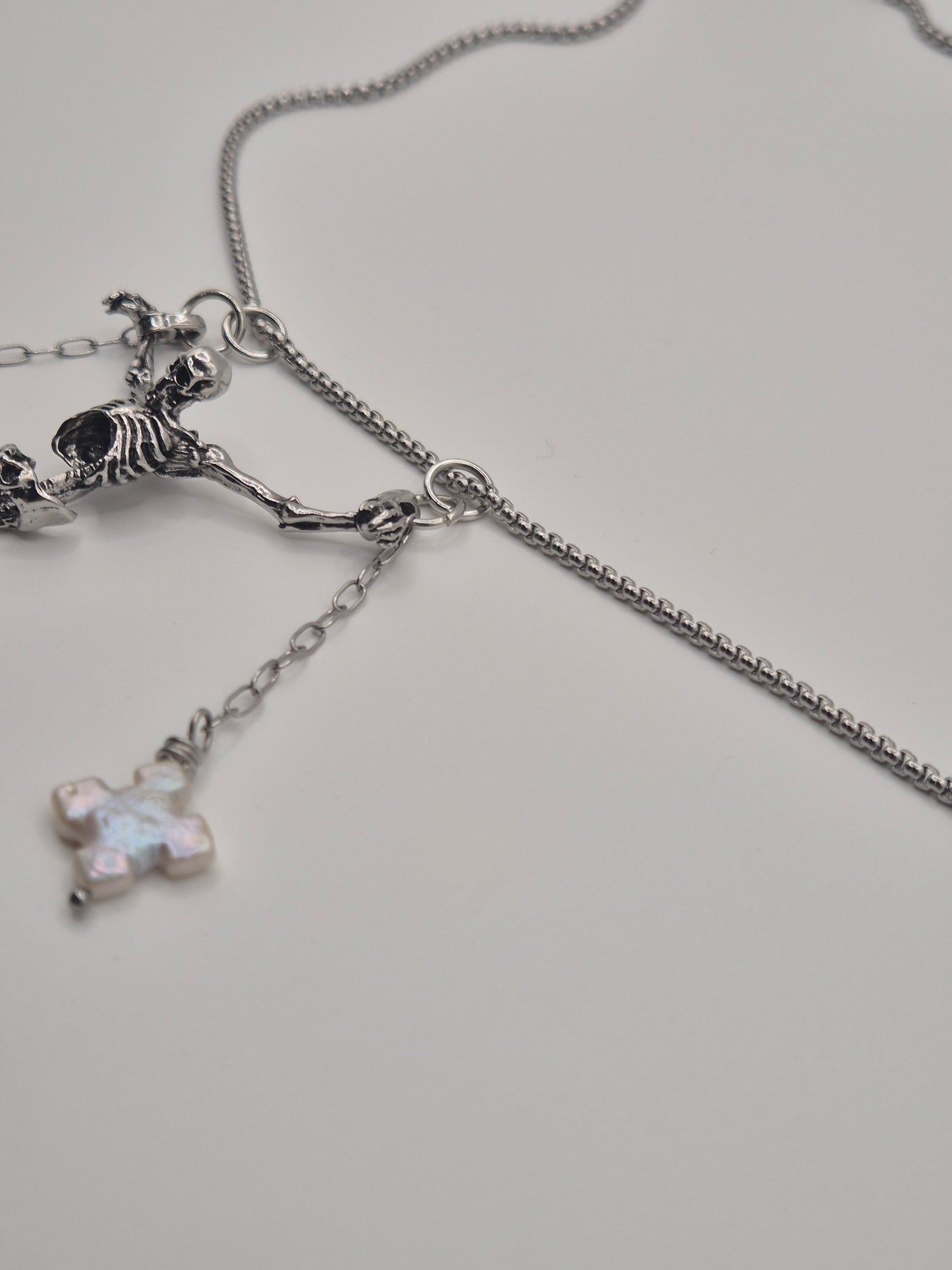 Hanging Skeleton Gothic Pearl Pendant Necklace