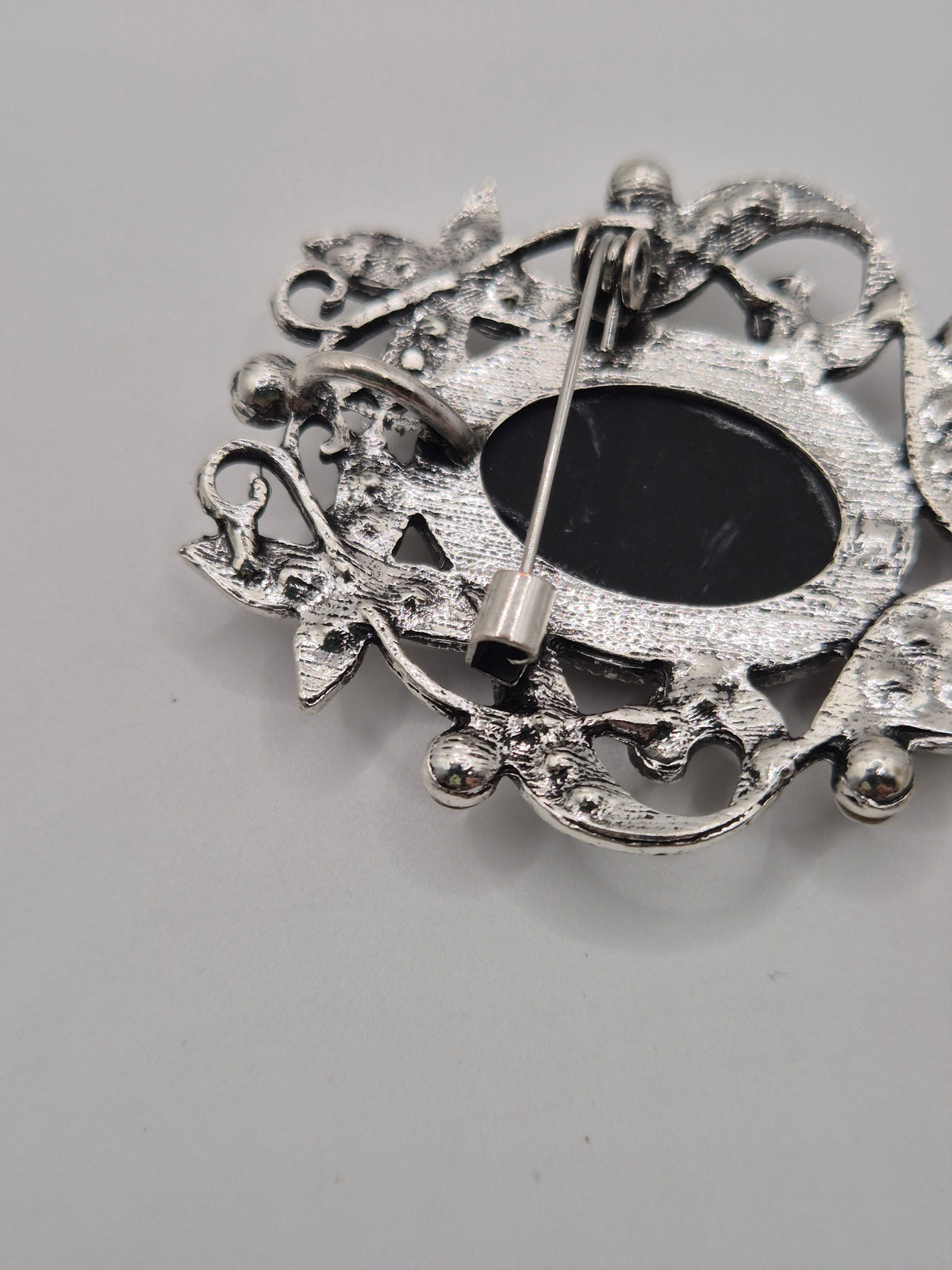 King Pearl Cameo Brooch