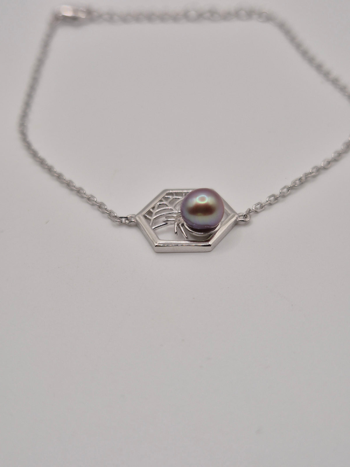 The Purple Widow Pearl Bracelet