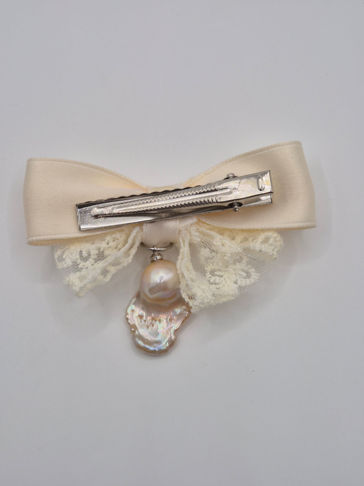 Lace & King Pearl Hair Bow