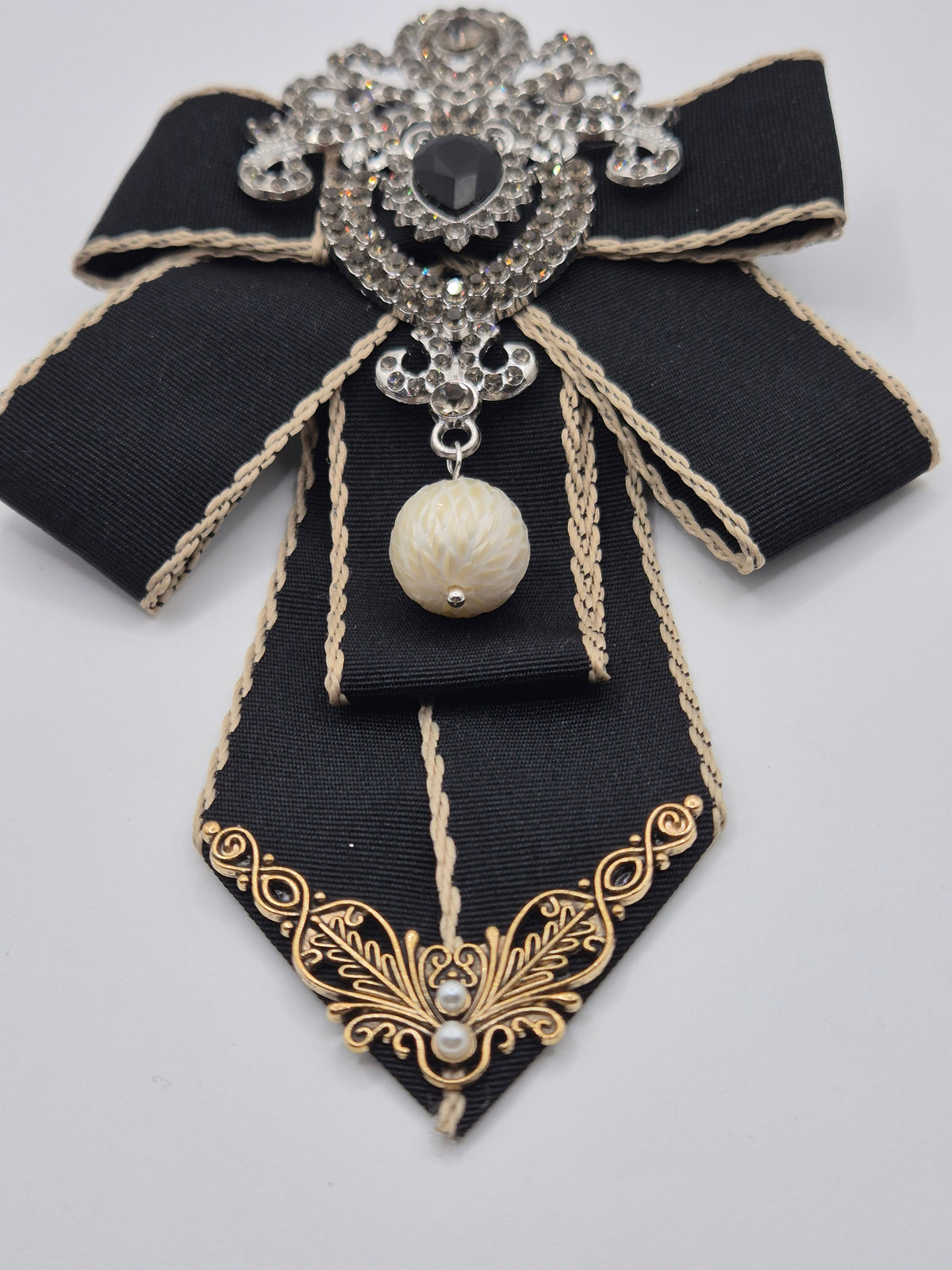 The Midnight Empress Pearl Brooch