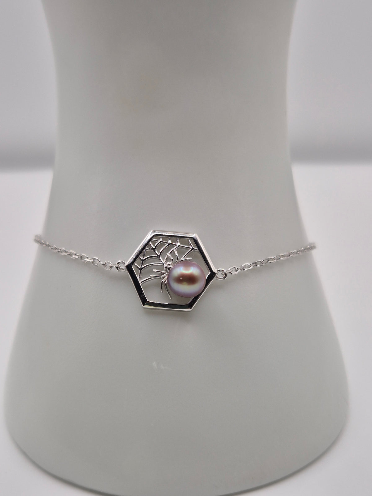 The Purple Widow Pearl Bracelet