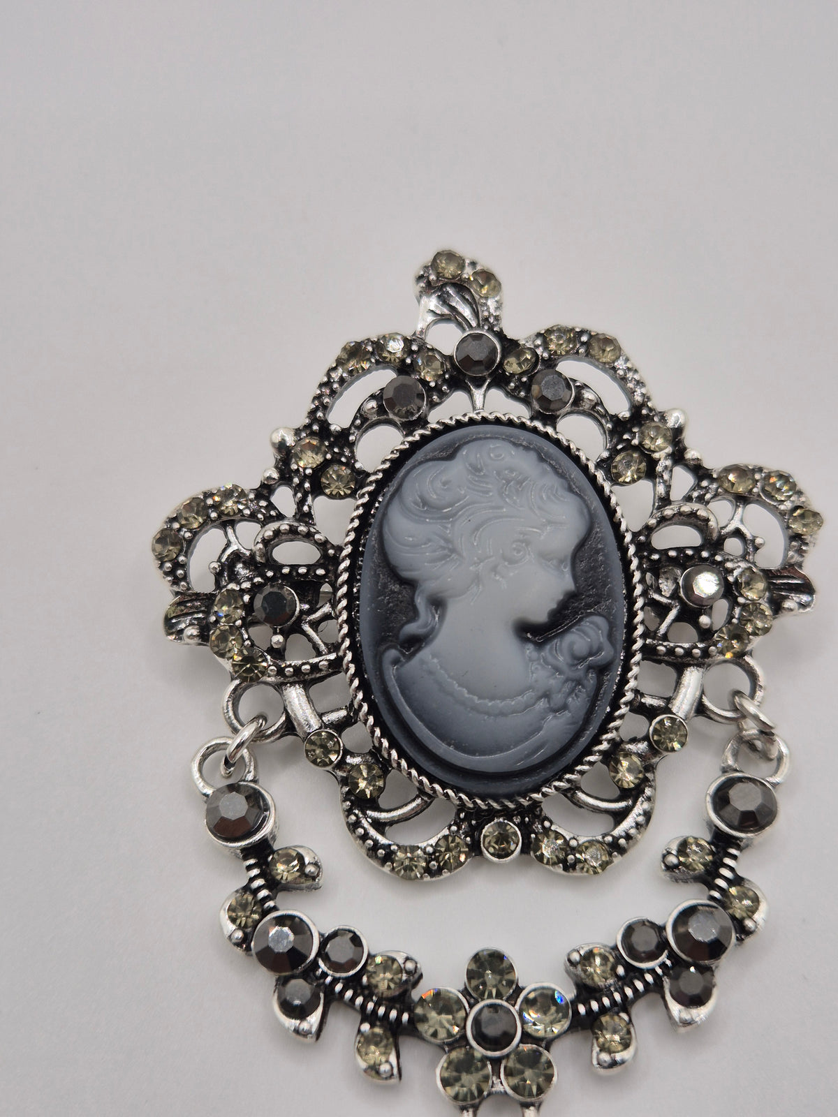 Swinging Cameo Pearl Brooch