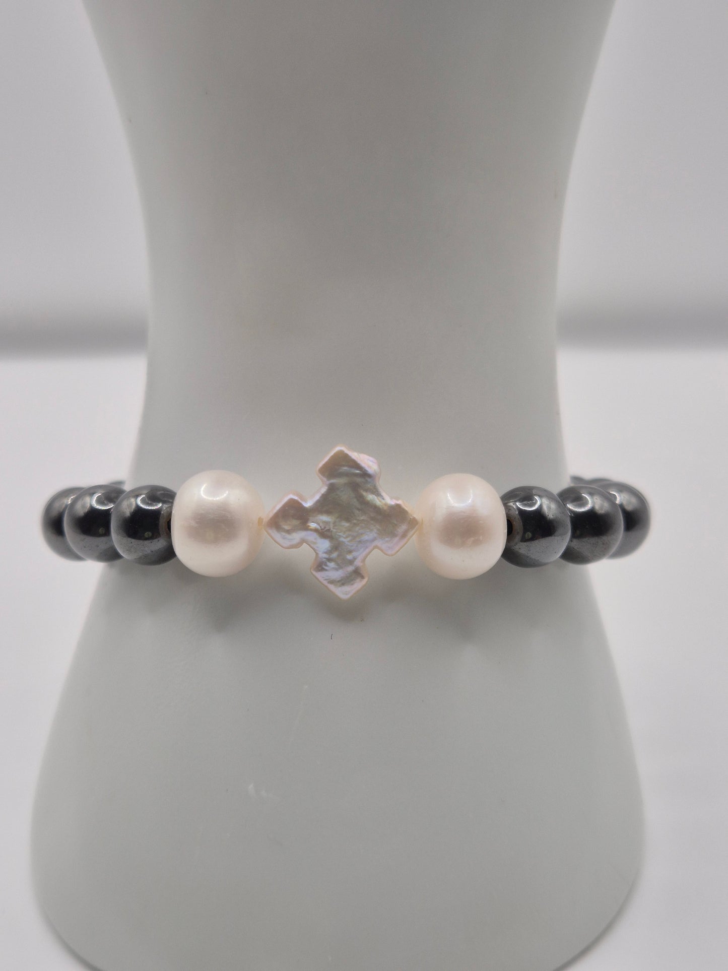 Hematite & Pearl Stretch Bracelet
