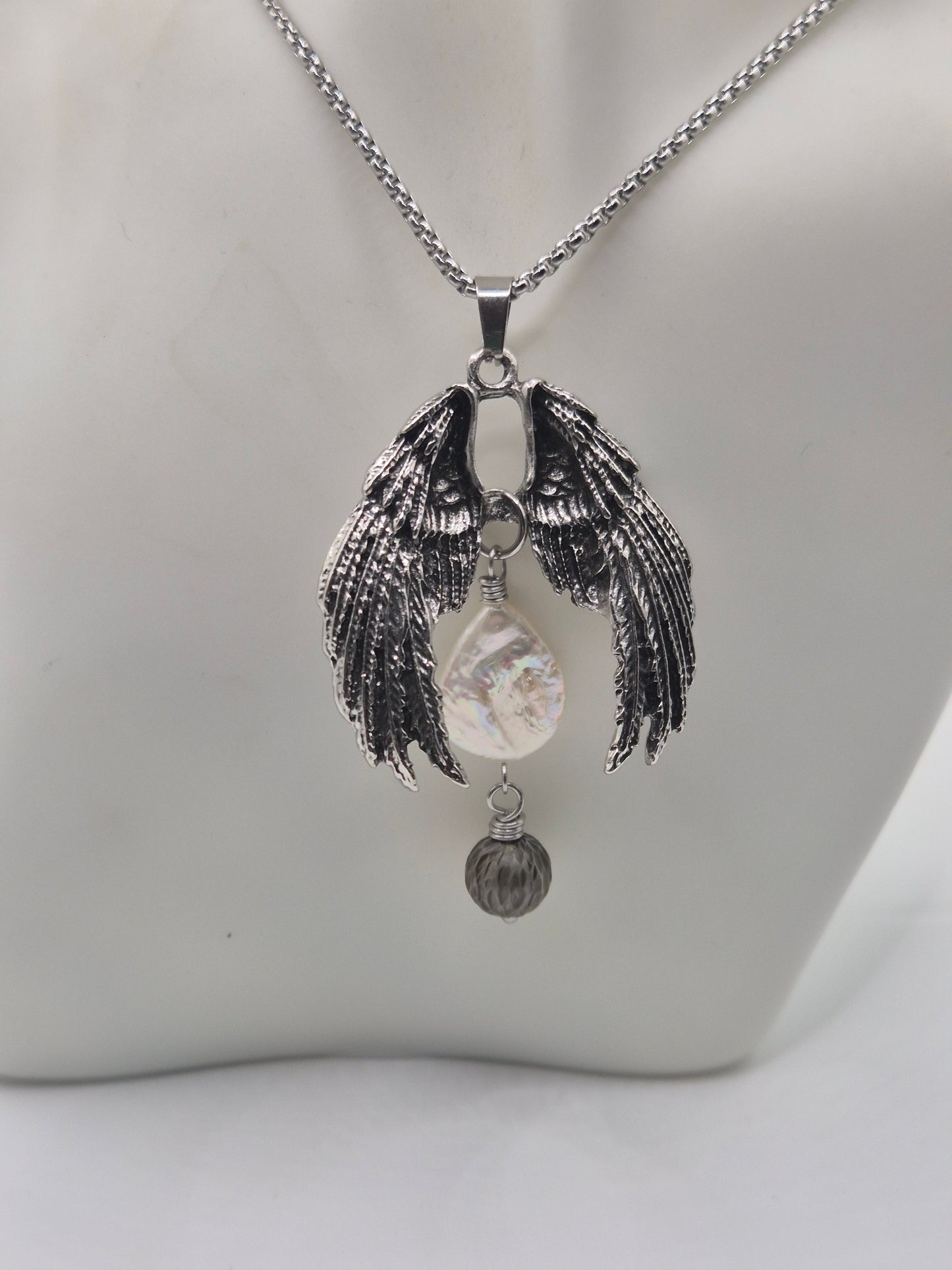 Black Tahitian Winged Pearl Pendant Necklace