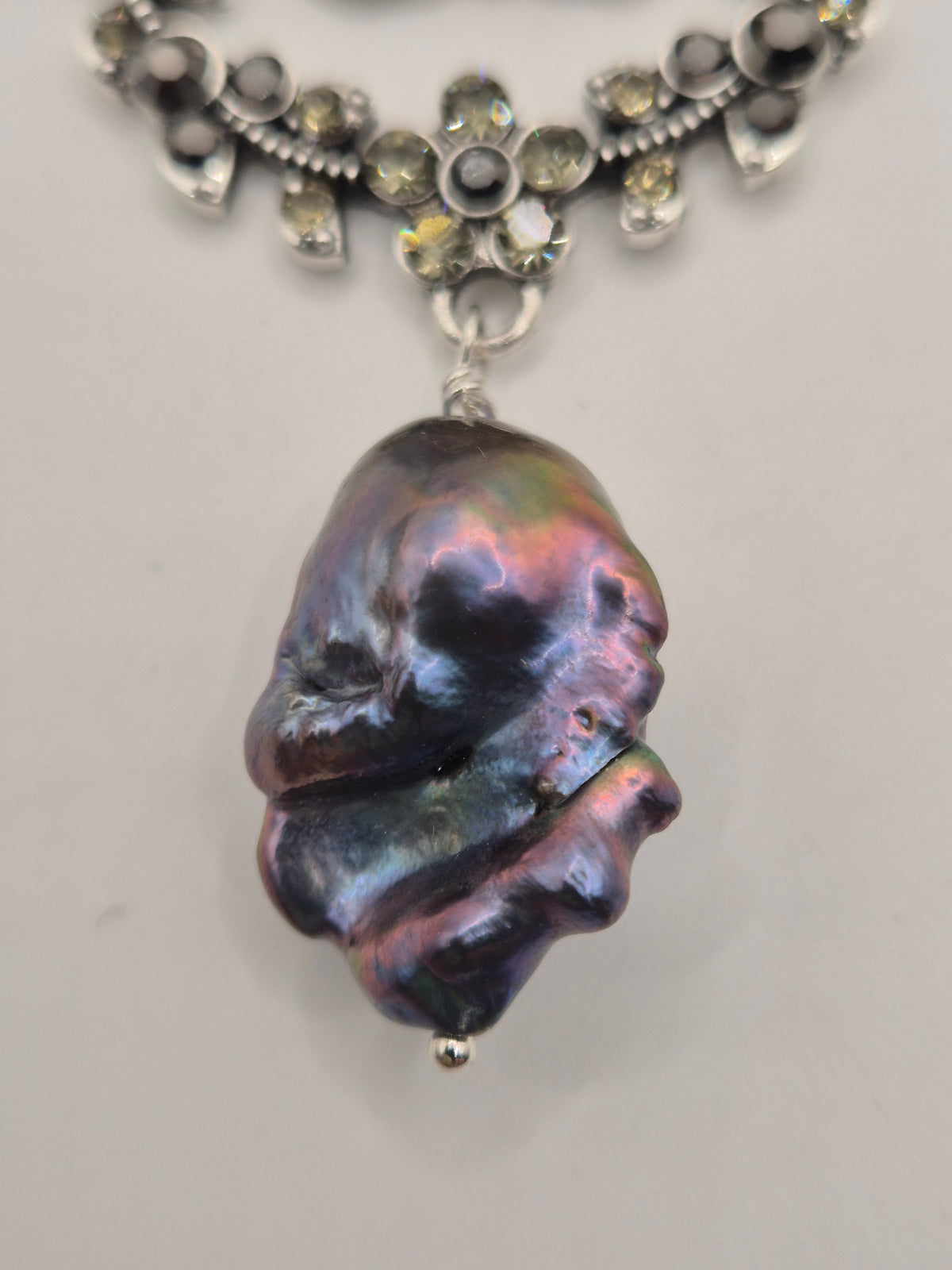 Swinging Cameo Pearl Brooch