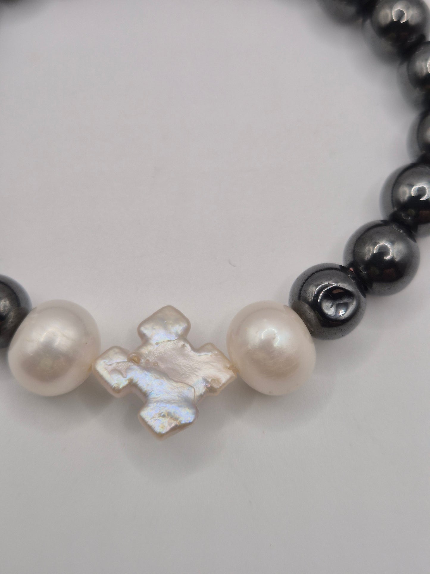 Hematite & Pearl Stretch Bracelet