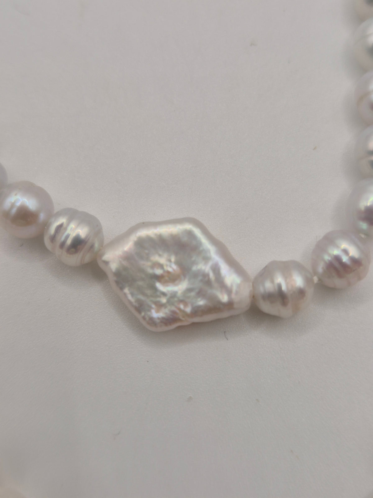 Wonderful Wolf Double Pearl Strand Lapel Pin