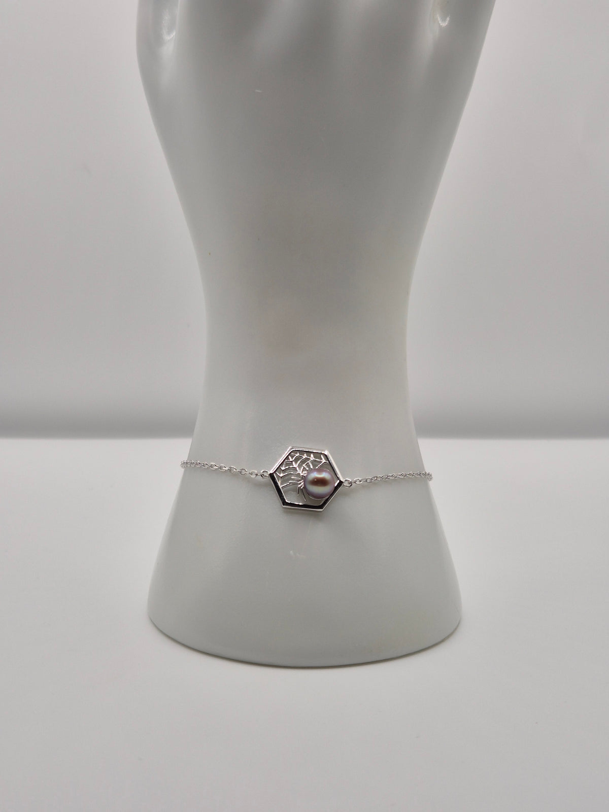 The Purple Widow Pearl Bracelet