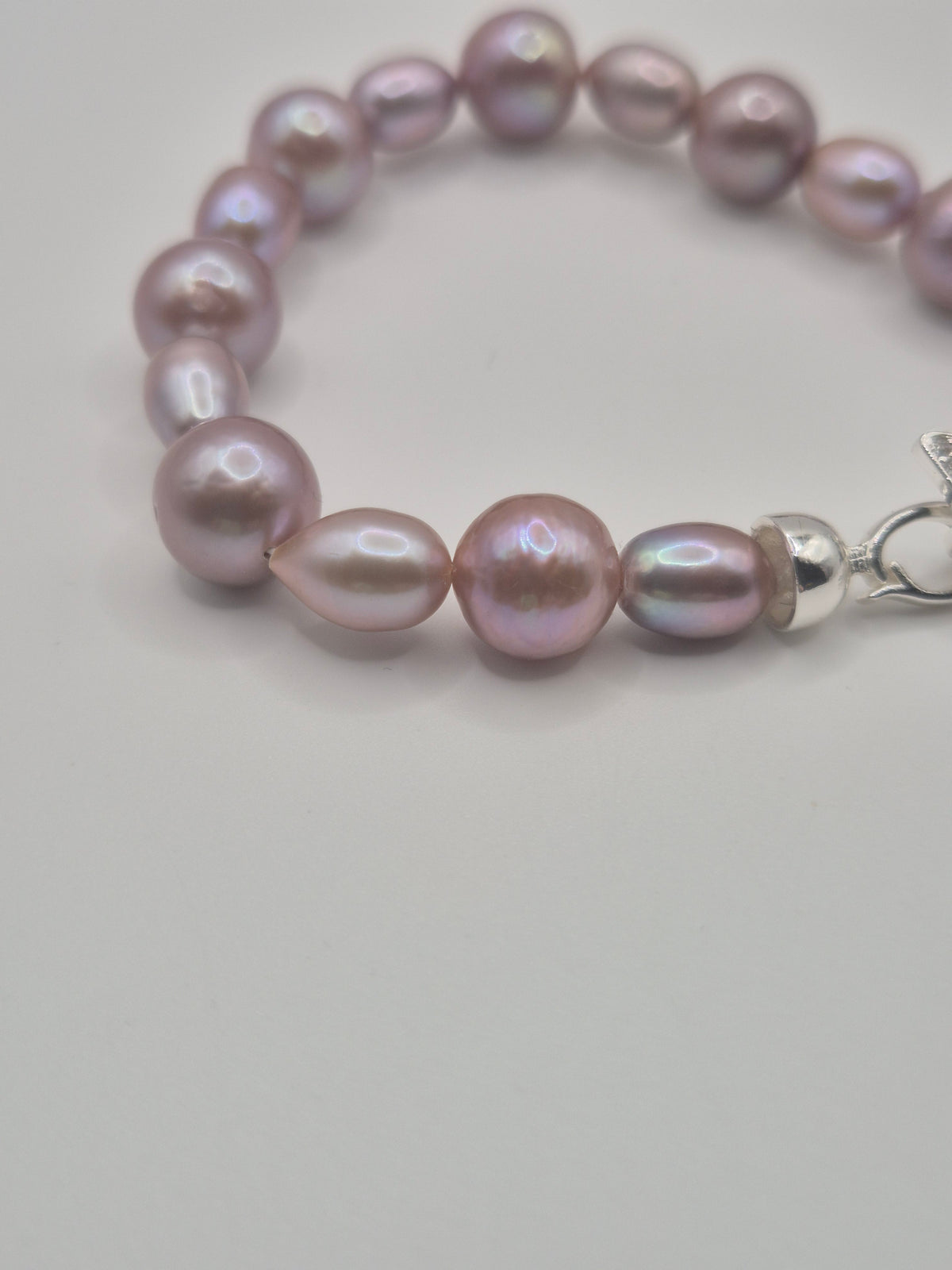 Lilac Flutter Pearl Bracelet
