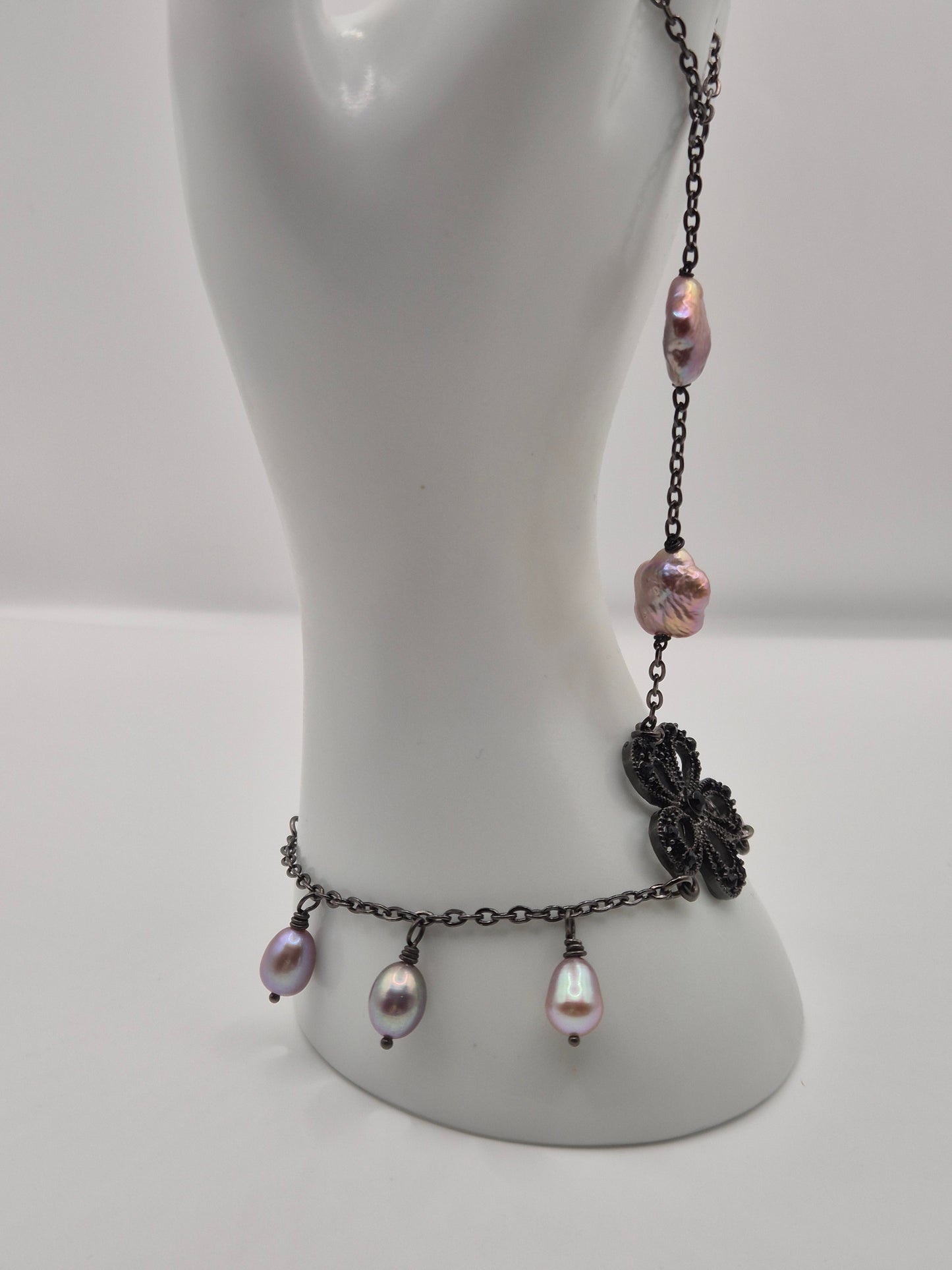 Flower Power Pearl Handchain