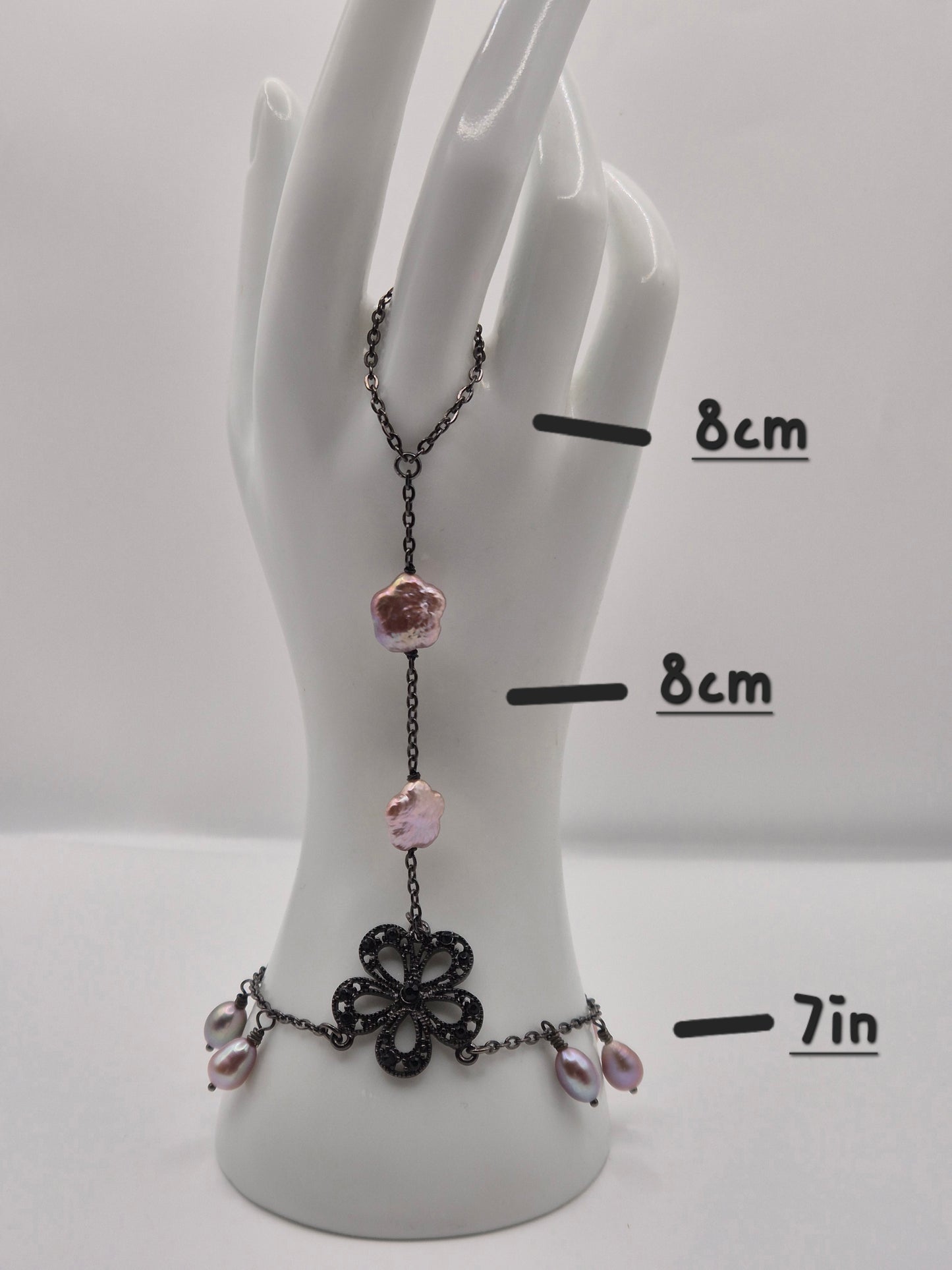 Flower Power Pearl Handchain