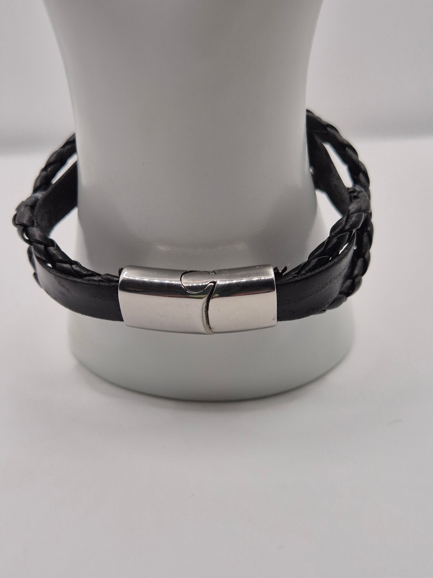 Triple Strand Leather Bracelet with Black Tahitian
